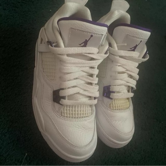 JORDAN 4 metallic purple size 5y